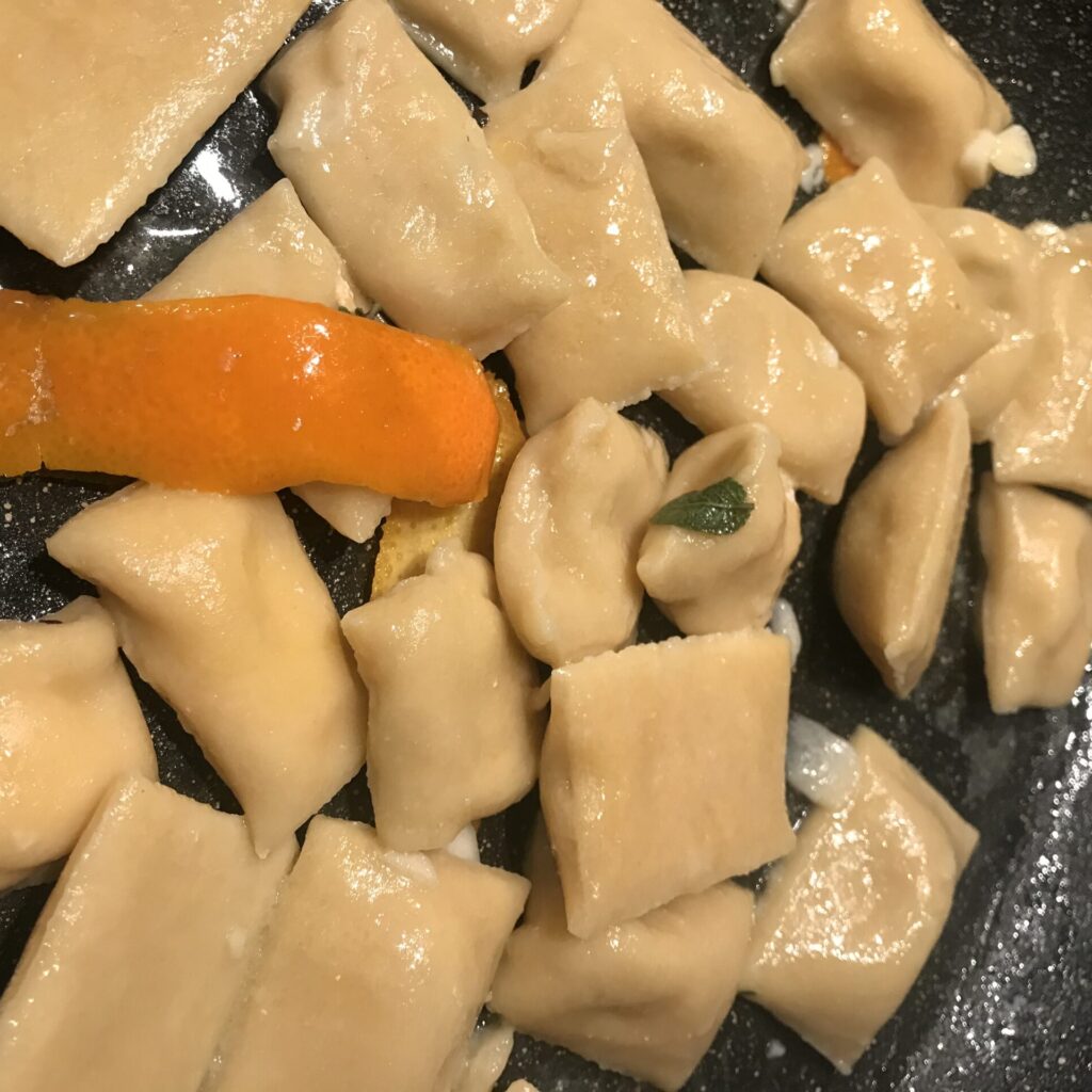 Ravioli in Pfanne