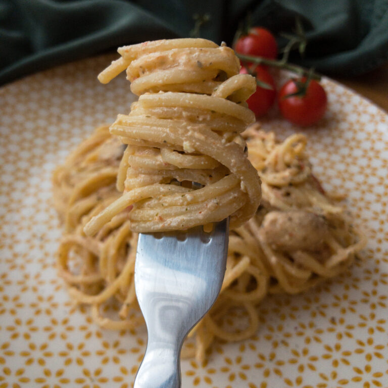 Read more about the article Spaghetti mit Feta, Champignons und Tomaten