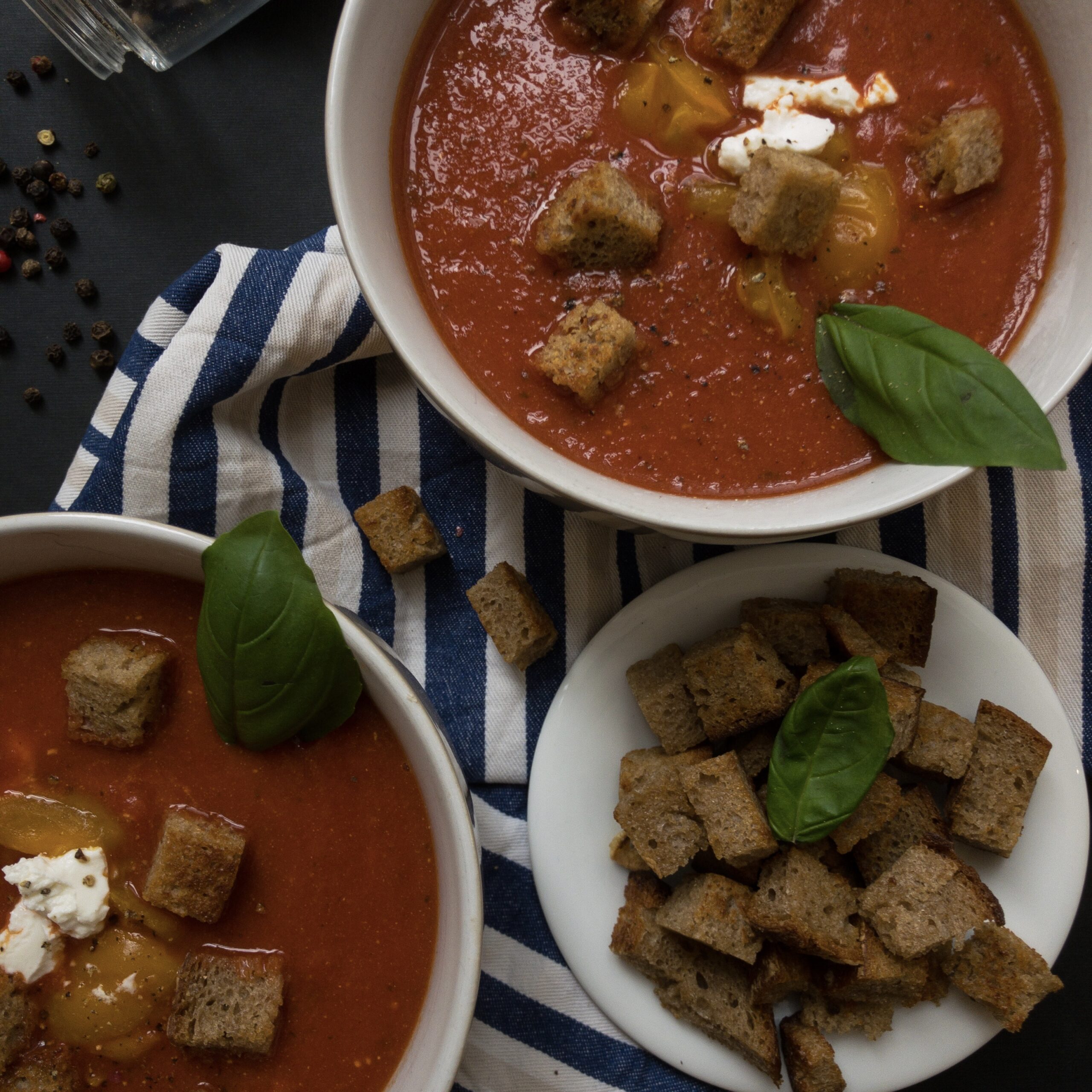 Tomatensuppe mit Ziegenkäse square