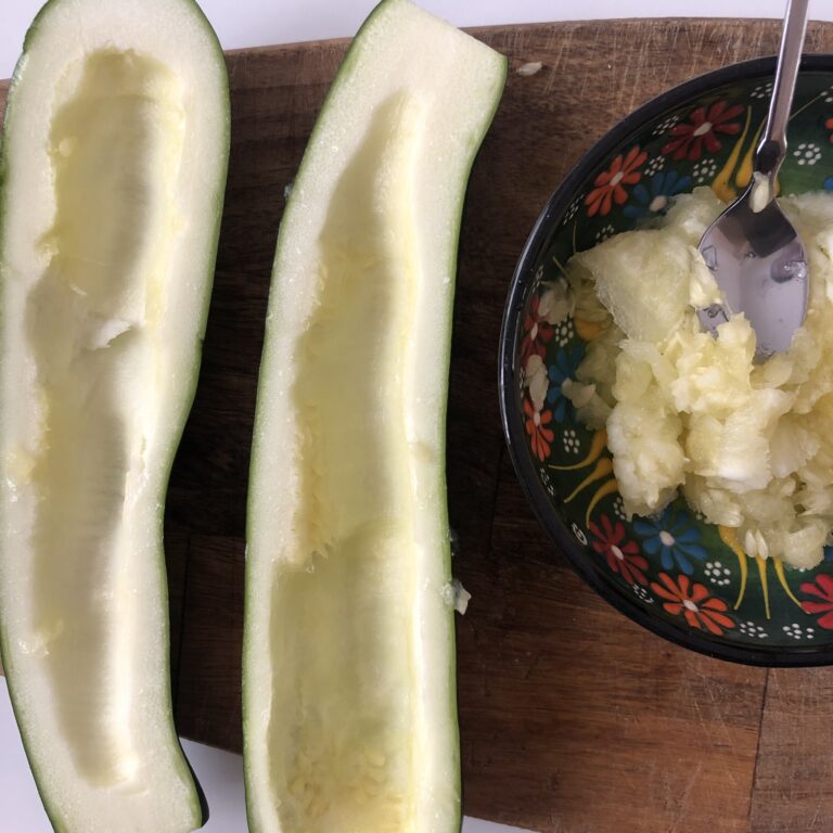 Zucchini ausgehöhlt