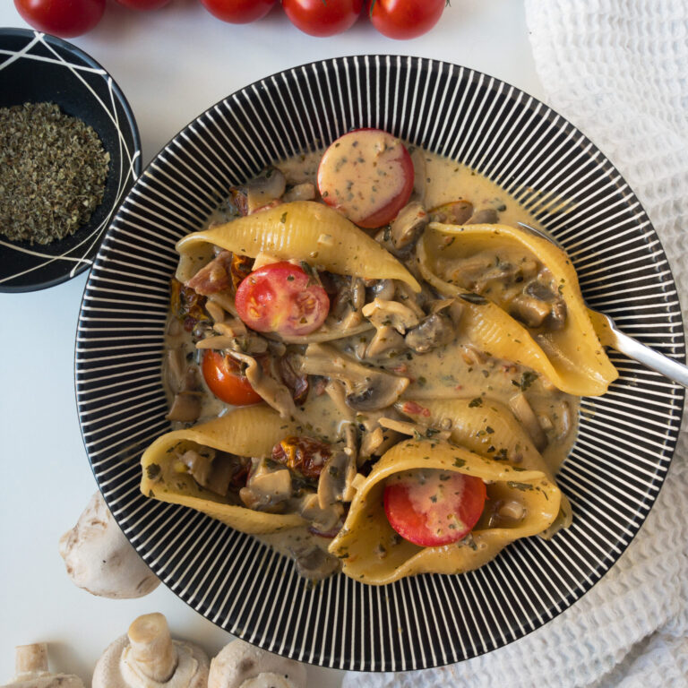 Read more about the article Cremige Champignonpasta mit getrockneten Tomaten