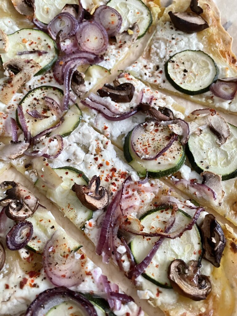 Knuspriger Flammkuchen